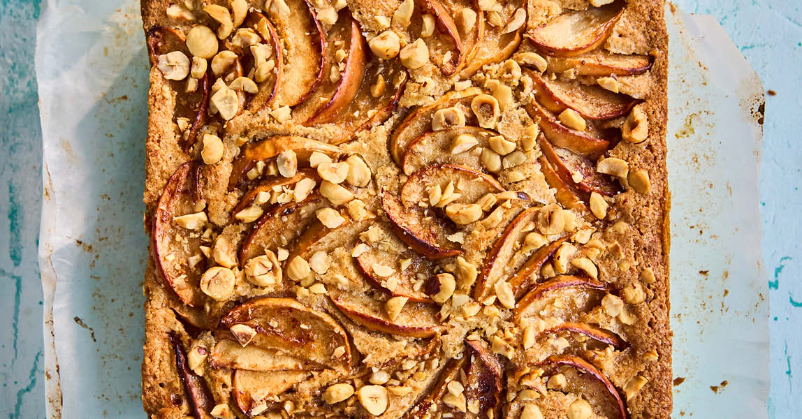 Apple and hazelnut cake
