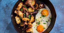 One pan mushrooms on toast