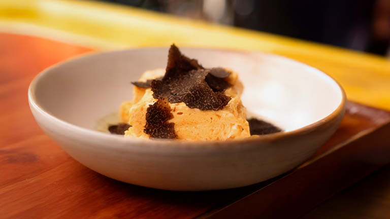 We were delighted to taste the delicate, soft and flavourful Dash-maki Tamago, a traditional omelette, with Gin-an sauce and fresh Italian truffle, from Dinings SW3's Chef Sugisaki.