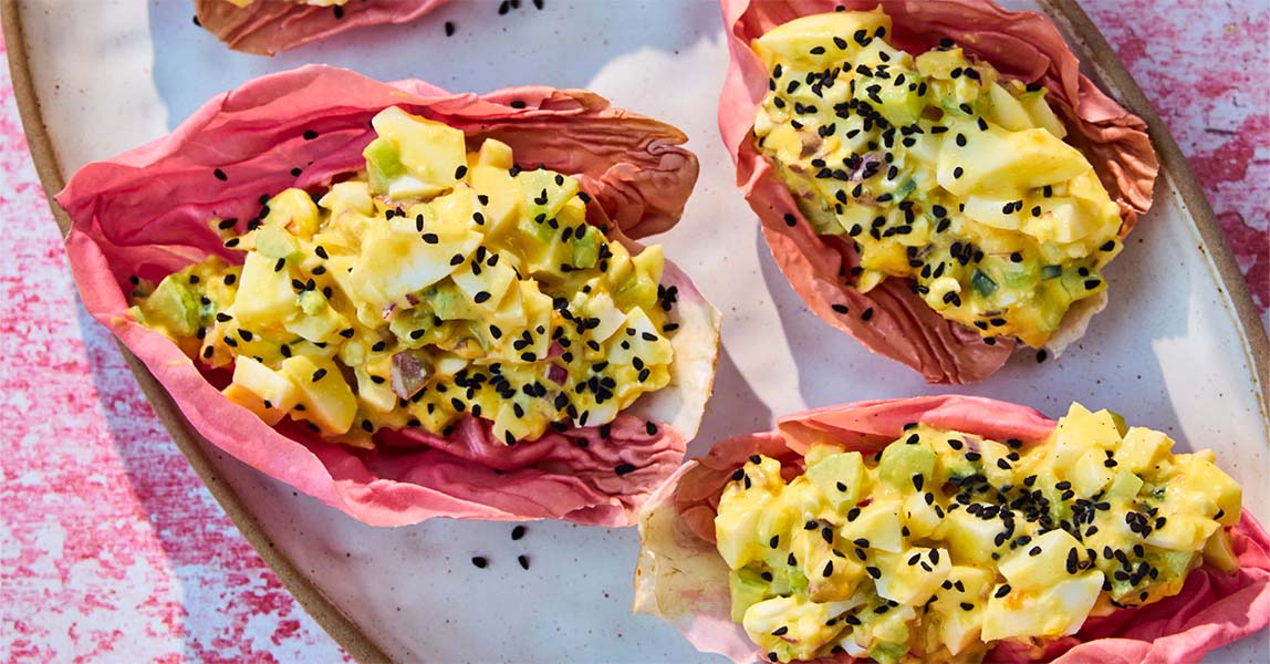 Crunchy and spicy egg salad